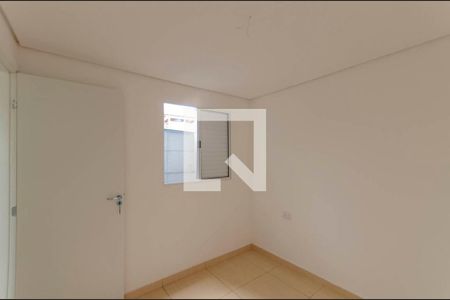 Quarto 1 de apartamento para alugar com 2 quartos, 40m² em Jardim Triana, São Paulo