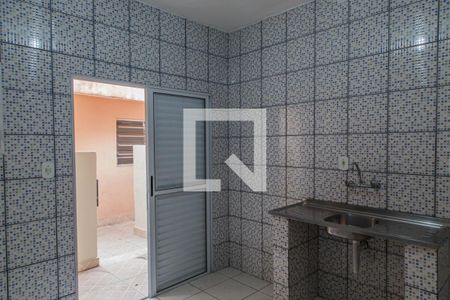 Cozinha de casa para alugar com 1 quarto, 50m² em Vila Bertioga, São Paulo