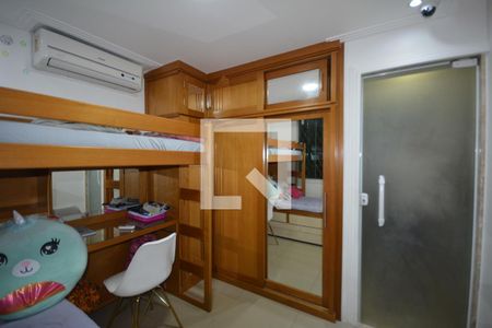 Vista do Quarto 1 de apartamento para alugar com 3 quartos, 74m² em Irajá, Rio de Janeiro