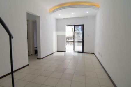 Sala de apartamento para alugar com 2 quartos, 74m² em Armação, Salvador