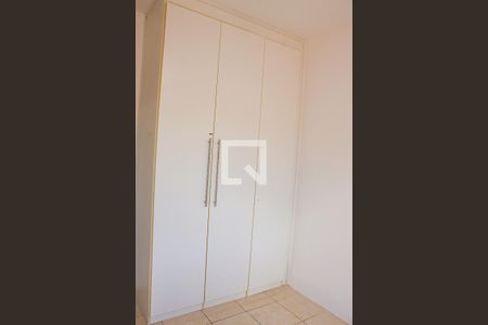 Quarto 2 de casa de condomínio para alugar com 4 quartos, 114m² em Jardim Isis, Cotia