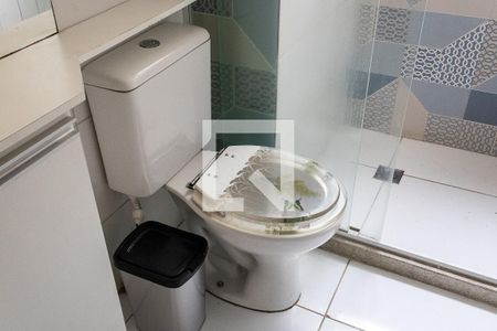 Banheiro de apartamento para alugar com 2 quartos, 44m² em Campo Grande, Rio de Janeiro