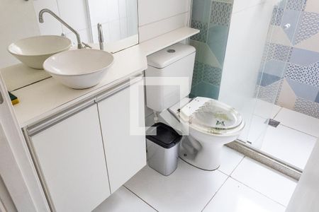 Banheiro de apartamento para alugar com 2 quartos, 44m² em Campo Grande, Rio de Janeiro