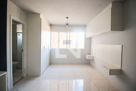 Sala/Quarto de kitnet/studio à venda com 1 quarto, 24m² em Vila Campanela, São Paulo