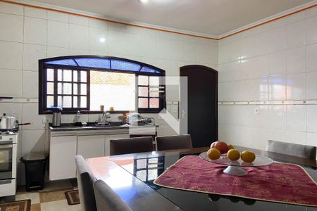 Cozinha e Área de Serviço de casa à venda com 3 quartos, 300m² em Santa Maria, Osasco