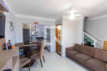 Sala de casa de condomínio à venda com 2 quartos, 100m² em Vila Dalila, São Paulo