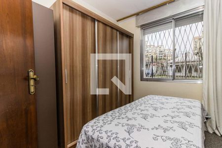 Dormitório 2 de apartamento para alugar com 3 quartos, 77m² em Teresópolis, Porto Alegre