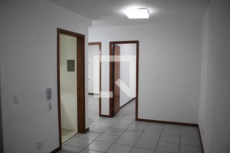 Sala de apartamento para alugar com 3 quartos, 80m² em Monte Castelo, Contagem