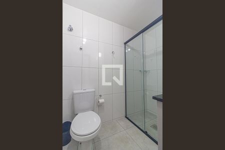 Banheiro de apartamento para alugar com 1 quarto, 30m² em Centro, Curitiba