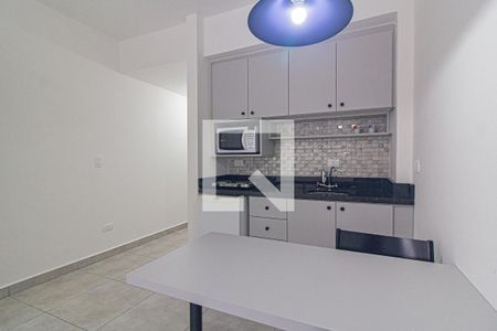 Cozinha de apartamento para alugar com 1 quarto, 30m² em Centro, Curitiba