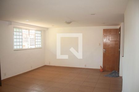 Sala de casa para alugar com 1 quarto, 90m² em Centro, Nilópolis