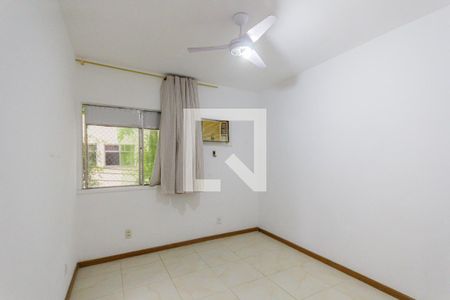Quarto 2 de apartamento à venda com 3 quartos, 60m² em Jacarepaguá, Rio de Janeiro