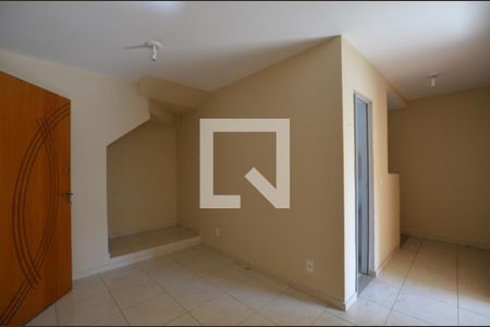 Sala de apartamento para alugar com 2 quartos, 50m² em Bento Ribeiro, Rio de Janeiro