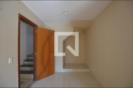 Sala de apartamento para alugar com 2 quartos, 50m² em Bento Ribeiro, Rio de Janeiro