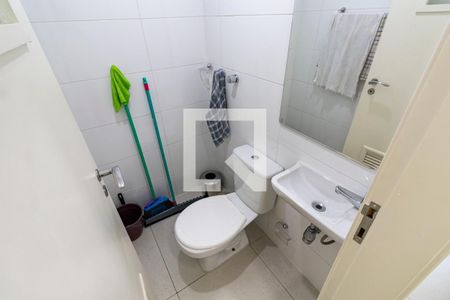 Banheiro de Serviço de apartamento à venda com 2 quartos, 92m² em Vila Clementino, São Paulo