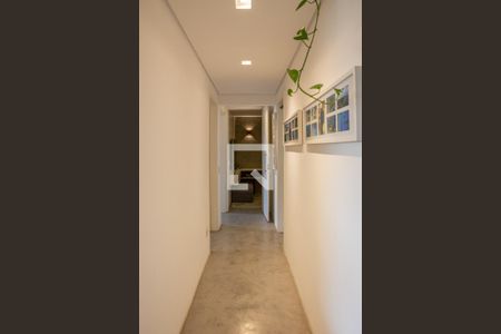 Corredor de apartamento para alugar com 3 quartos, 97m² em Vila Pompéia, São Paulo