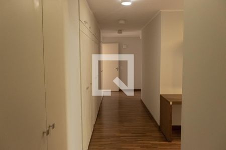 Corredor de apartamento para alugar com 4 quartos, 254m² em Paraíso, São Paulo