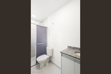Banheiro  de kitnet/studio para alugar com 1 quarto, 35m² em Rudge Ramos, São Bernardo do Campo