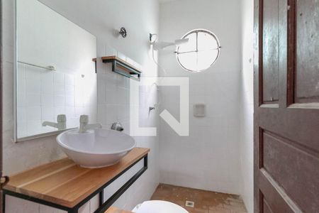 Banheiro de casa para alugar com 1 quarto, 75m² em Milionários (barreiro), Belo Horizonte