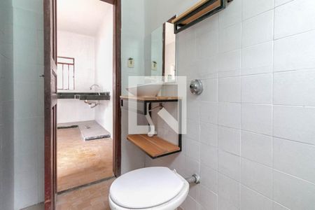 Banheiro de casa para alugar com 1 quarto, 75m² em Milionários (barreiro), Belo Horizonte