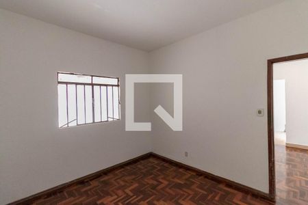 Quarto de casa para alugar com 1 quarto, 75m² em Milionários (barreiro), Belo Horizonte