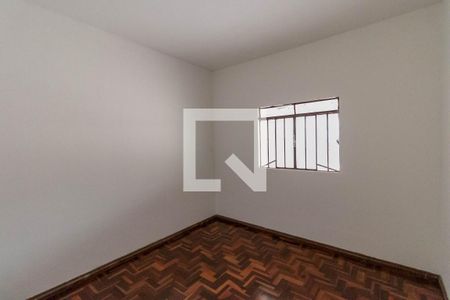 Quarto de casa para alugar com 1 quarto, 75m² em Milionários (barreiro), Belo Horizonte