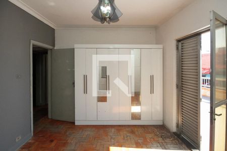 Quarto de casa à venda com 4 quartos, 360m² em Vila Ivone, São Paulo