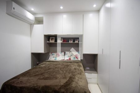 Quarto 1 de apartamento para alugar com 2 quartos, 58m² em Vargem Pequena, Rio de Janeiro