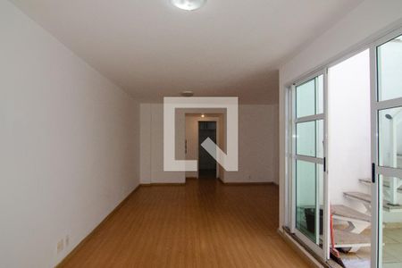 Apartamento à venda com 200m², 2 quartos e 3 vagasSala