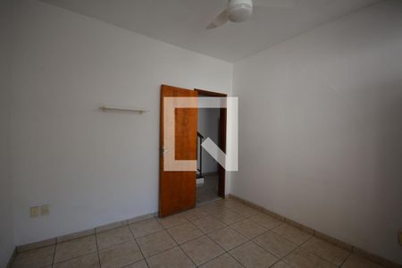 Quarto 1 de casa para alugar com 6 quartos, 280m² em Brás de Pina, Rio de Janeiro