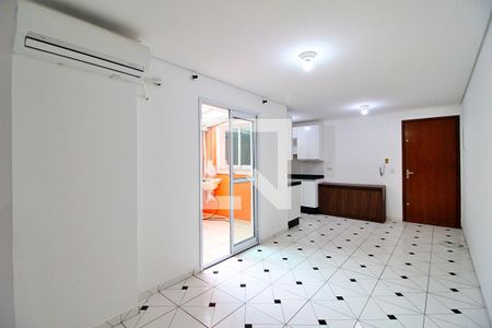 Sala de apartamento para alugar com 2 quartos, 55m² em Parque Capuava, Santo André