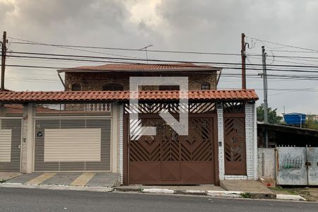 Casa para alugar com 340m², 3 quartos e 7 vagas Casa para alugar com 340m², 3 quartos e 7 vagasFachada