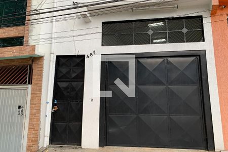 Casa para alugar com 340m², 3 quartos e 7 vagas Casa para alugar com 340m², 3 quartos e 7 vagasFachada 2