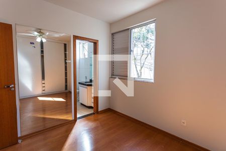 Suíte de apartamento para alugar com 3 quartos, 100m² em Sagrada Família, Belo Horizonte