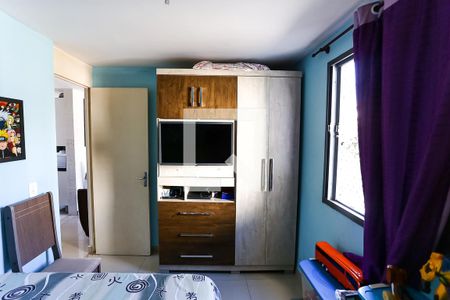 Quarto 1 de apartamento para alugar com 2 quartos, 40m² em Jardim Mirna, Taboão da Serra