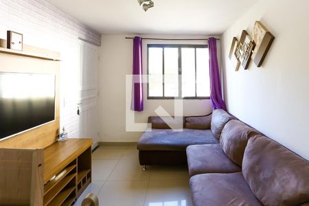 Sala de apartamento para alugar com 2 quartos, 40m² em Jardim Mirna, Taboão da Serra