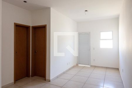 Sala de casa de condomínio para alugar com 2 quartos, 47m² em Parque Sao Sebastiao, Ribeirão Preto
