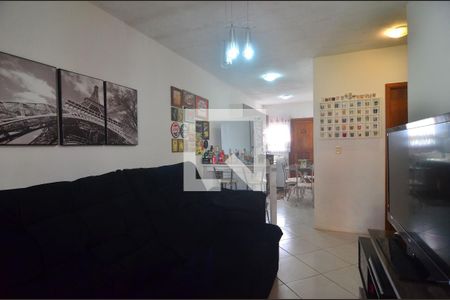 Sala de casa de condomínio para alugar com 2 quartos, 52m² em Olaria, Canoas