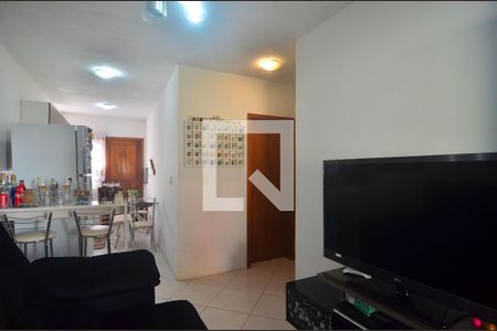 Sala de casa de condomínio para alugar com 2 quartos, 52m² em Olaria, Canoas