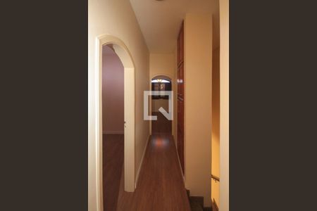 Corredor de casa para alugar com 3 quartos, 160m² em Jardim Avelino, São Paulo