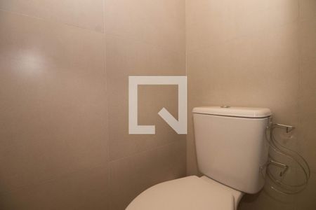 Banheiro de kitnet/studio para alugar com 1 quarto, 17m² em Rio Branco, Porto Alegre