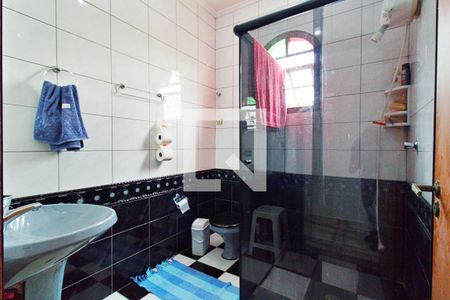 Casa à venda com 210m², 3 quartos e 2 vagas Casa à venda com 210m², 3 quartos e 2 vagasBanheiro