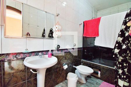 Casa à venda com 210m², 3 quartos e 2 vagas Casa à venda com 210m², 3 quartos e 2 vagasBanheiro da Suíte