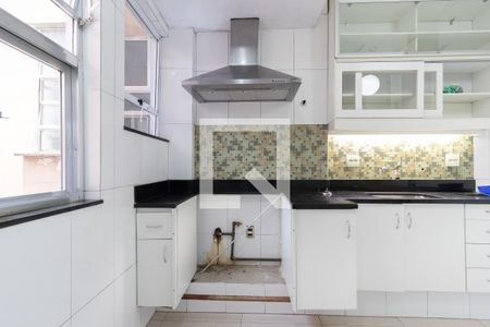 Apartamento à venda com 105m², 3 quartos e sem vaga Apartamento à venda com 105m², 3 quartos e sem vagaCozinha