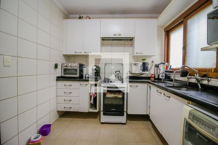 Casa de condomínio à venda com 220m², 5 quartos e 2 vagas Casa de condomínio à venda com 220m², 5 quartos e 2 vagasCozinha