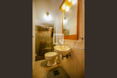 Casa de condomínio à venda com 220m², 5 quartos e 2 vagas Casa de condomínio à venda com 220m², 5 quartos e 2 vagasLavabo