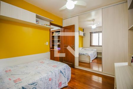 Casa de condomínio à venda com 220m², 5 quartos e 2 vagas Casa de condomínio à venda com 220m², 5 quartos e 2 vagasQuarto 3