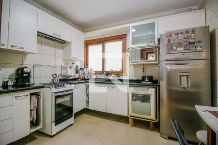 Casa de condomínio à venda com 220m², 5 quartos e 2 vagas Casa de condomínio à venda com 220m², 5 quartos e 2 vagasCozinha