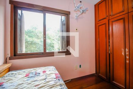 Casa de condomínio à venda com 220m², 5 quartos e 2 vagas Casa de condomínio à venda com 220m², 5 quartos e 2 vagasQuarto 2