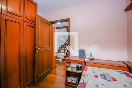 Casa de condomínio à venda com 220m², 5 quartos e 2 vagas Casa de condomínio à venda com 220m², 5 quartos e 2 vagasQuarto 2